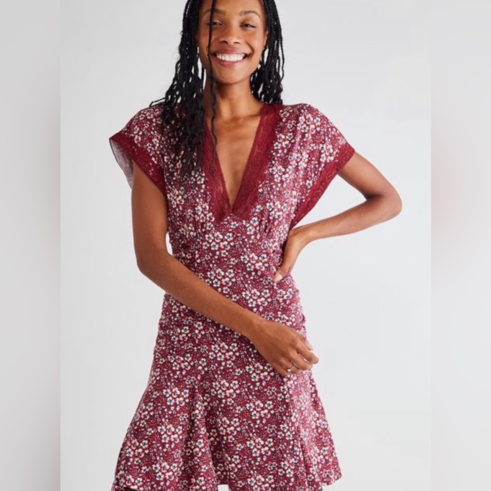 NWOT Free People sweet talker floral lace V neck ruched keyhole mini dress - Picture 3 of 14